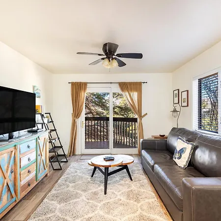Trendy Condo Mountain Views Chefs Kitchen Near Downtown Flagstaff